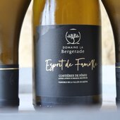 On ne le présente plus 💛
Qui pour un petit verre bien frais d’Esprit de Famille blanc ? 

L’alcool est à consommer avec modération. 

#vinsbio #domaineviticole #winelover #instawines #costieresdenimes