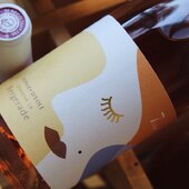 Bonne rentrée à tous ! 

En ce mois de Septembre toujours aussi chaud, pourquoi pas le démarrer avec bon rosé bien frais ? 

Notre songes d’éole encore disponible en boutique au domaine 🌸

#domaineviticole #vinsbio #roséallday #winelover🍷❤️ #nîmes @rhonevalleyvineyards vi