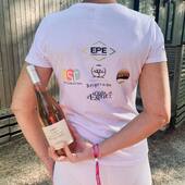 Nous soutenons l’association @jeuneetrose 🌸
Ce week-end nous avons participé avec notre rosé La Bergerade, à une course contre le cancer du sein afin de donner de l’énergie et SURTOUT pour soutenir toutes celles qui se battent au quotidien 👊

#jeuneetrose #domaineviticole #vinsbio #contrelecancerdusein