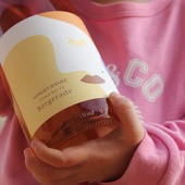 En ce mois d’Octobre Rose, nous levons nos verres à toutes celles qui luttent, à celles qui ont vaincu et à celles qui nous inspirent chaque jour. 💕🍇 #octobrerose